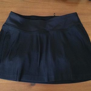 Lululemon "Pleat to Street" skirt skort Size 4